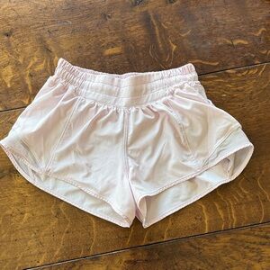 lululemon low rise hotty hot size 4 light pink